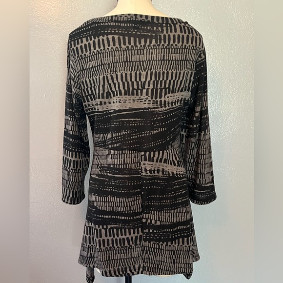 Cupio black and gray  sharkbite tunic, crew neck size XL - Picture 5 of 6